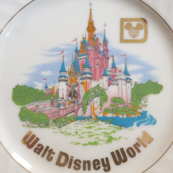 Vintage Walt Disney World Collector Plate Cinderella's Castle - Picture 2 of 4